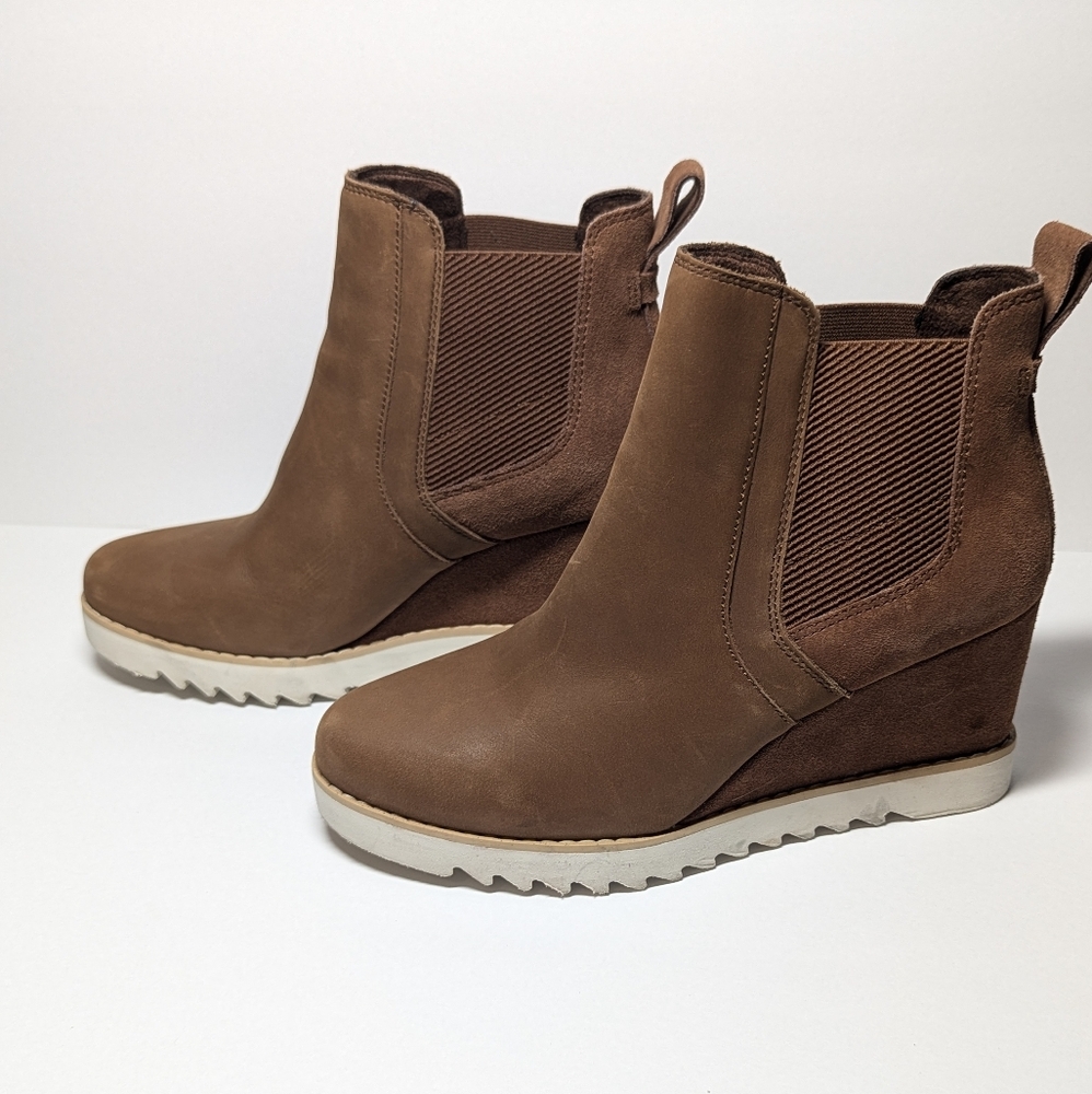 🌸TOMS🌸 Maddie Water-Resistant Wedge Lug Sole Booties Size: 7.5